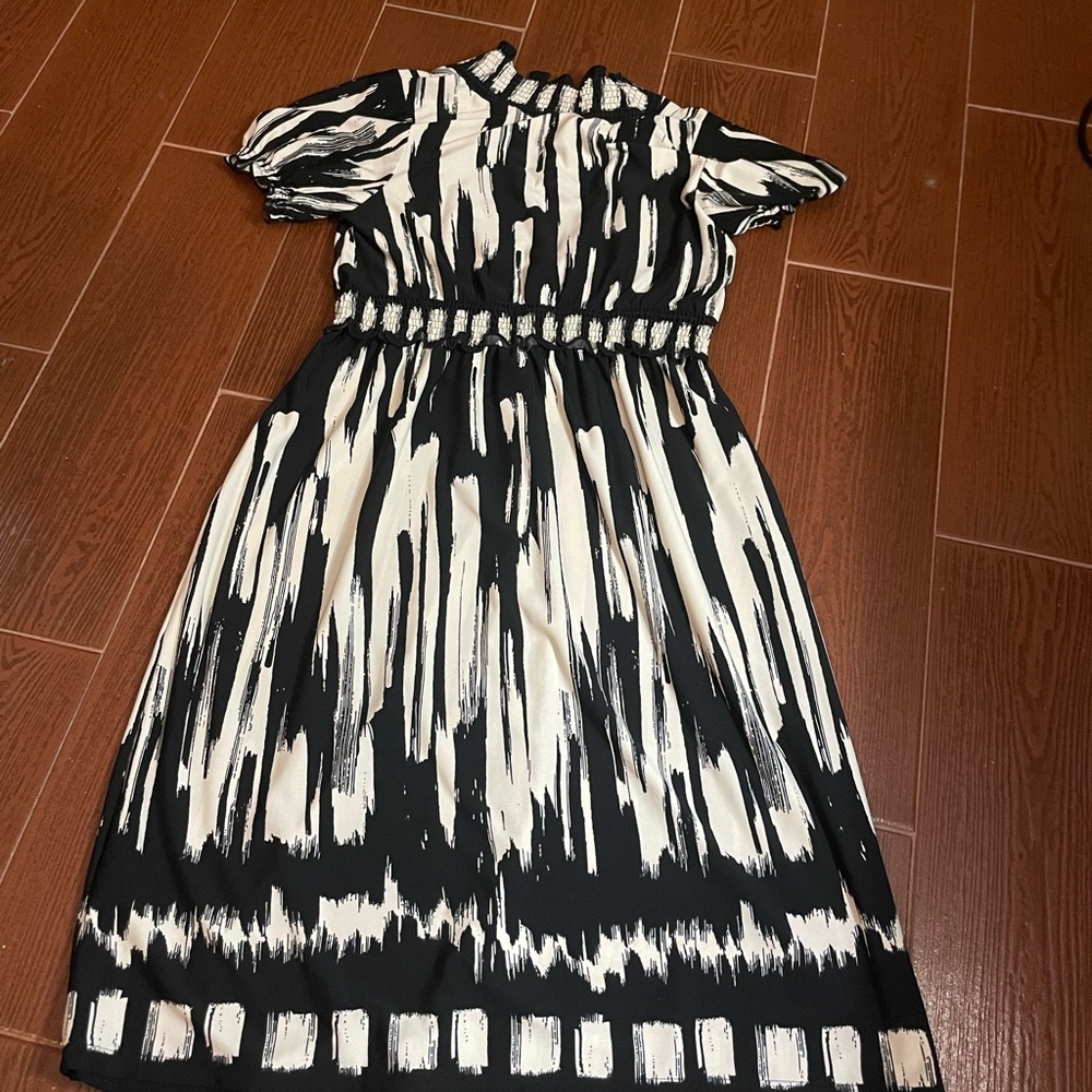 En Focus Black White Dress Print V Neck elastic waist sz 12 short sleeve spandex - Picture 9 of 12